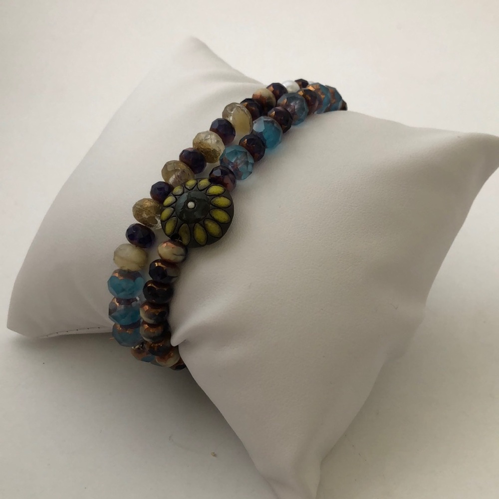 Dbl Row Beaded bracelet-- blue, brown, flowers Q2